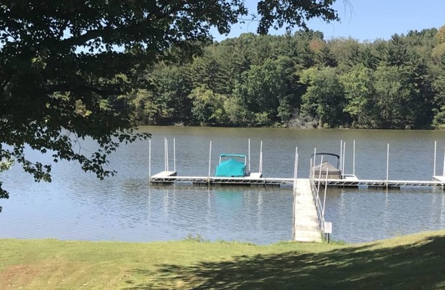 Einzigartige komfortable und gemütliche Lake Front Cabin am wunderschönen Seneca Lake!