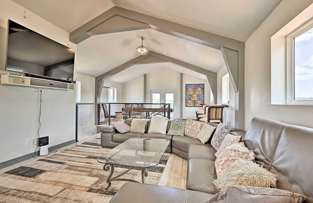 Unique Cornville Retreat w/ Game Room & Deck!
