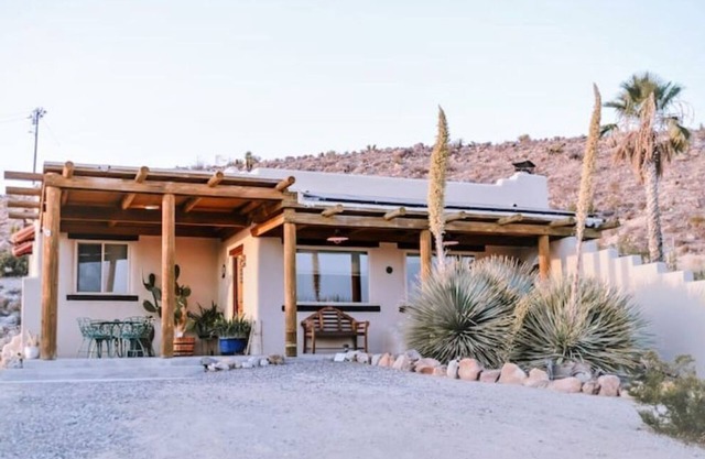 Unique, cozy and comfortable space with fabulous views.