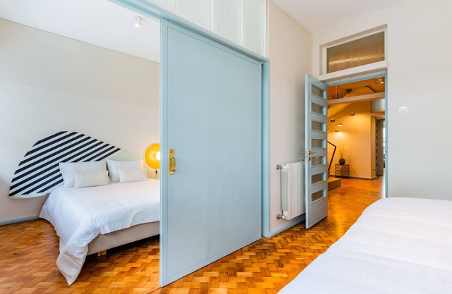 AUTHENTISCHE & Einzigartige modernistische Maisonette-Wohnung