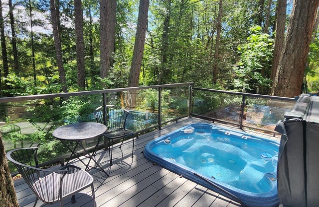 Unique experience, forest house, sunken Hot Tub, pool tbl, sunken Hot Tub/firept