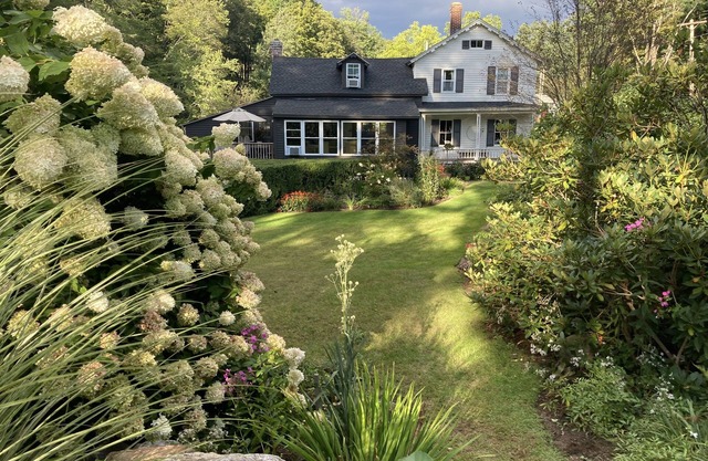 Unique & extraordinary experience - renew your senses. Delightful waterfront!