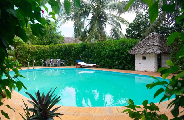 Familienfreundliches Ferienhaus mit umzäuntem Pool, das einzige in Diani Beach.