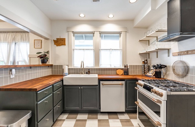 Unique Historical Home Minutes from State Capitol