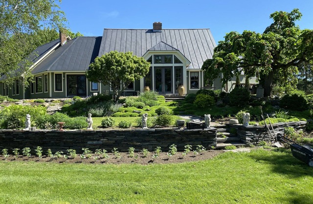 Unique home on 18 hole golf course near Burlington