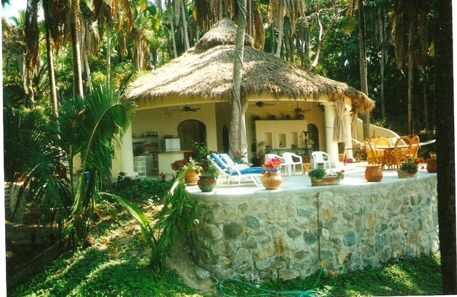 Einzigartiges Haus in ruhiger, privater Umgebung und mit herrlichem Blick auf das Meer und den Dschungel