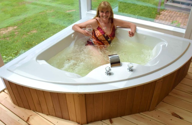 40 Morgen, einzigartiges Haus, Ansichten, Badekurort, Haustiere OK, Sauna, Teich, Fischen und Kanu