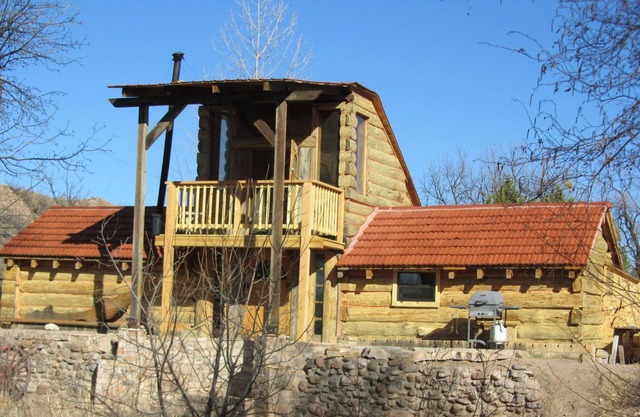 Einzigartiges Blockhaus auf der Bearpaw Ranch am Gila River