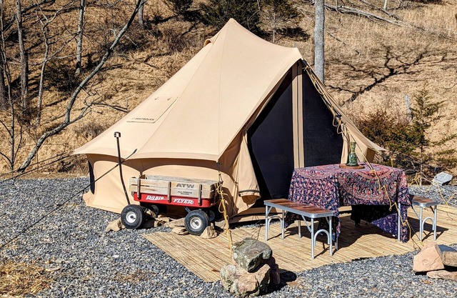 Unique, luxurious, & comfy yurts with world-class views of Seneca Rocks!