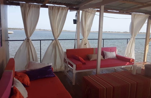 Unique Maison Flottante eco Lodge Dans un Décor de Reve