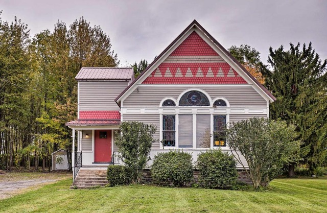 Unique Ovid Apt with Grill on Cayuga Wine Trail!