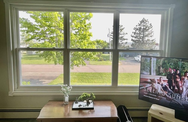 Unique retreat with breathtaking waterview in Summerside Bay