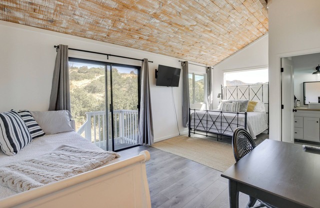 Unique Stay: Alpine 'Mariposa Farmhouse' w/ Views!