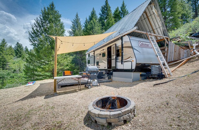 Unique Stay: Remote Boise Camper w/ Mountain Views