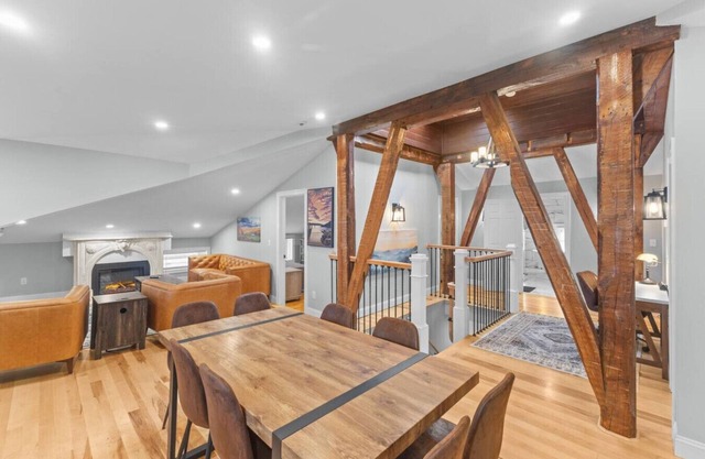 Unique Top-Floor Apt in BTV