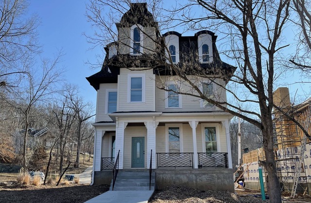 Unique Victorian Experience Near Everything