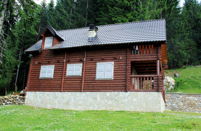 Einzigartige Villa am Hanglage mit imposanten Bergblick