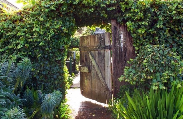 Einzigartiges Vintage-Gartenhaus aus den 1880er Jahren im Dorf Mendocino