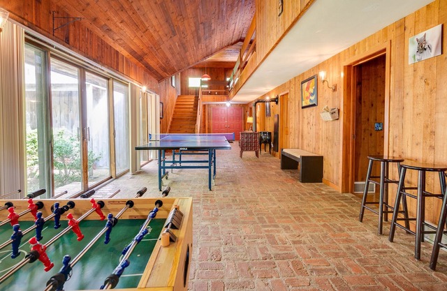 Einzigartige Woodland Retreat w / 5 Schlafzimmer und 50 private Acres