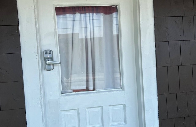 1st Floor 2 Bedrooms Apartment 5 minutes from Niagara Falls