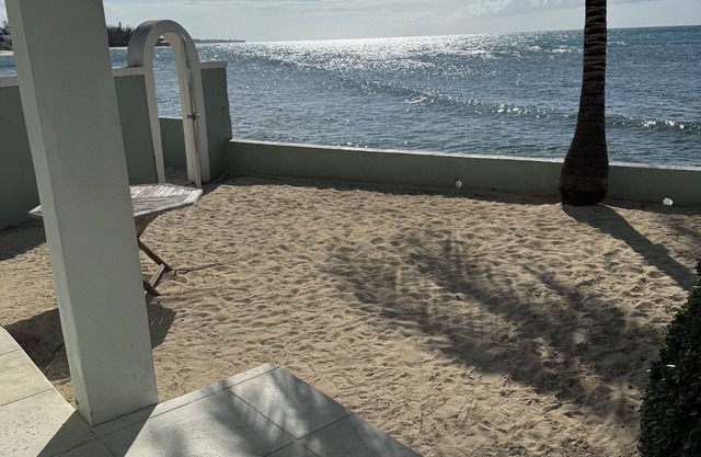 Unit 1 “Exuma” – Cozy 2-Bedroom Apartment with WiFi & AC in Stunning Nassau