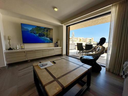 Unit 168- Casa Sangria - OCEANFRONT - Fully Renovated
