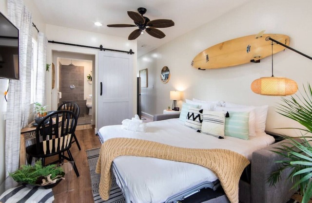 Unit A - B Ave Bungalows · Cozy Beach Studio, 5 Min Walk to Coronado Beach!