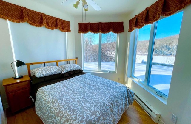 Unit B - 2 Bedrooms Private / Beachfront / Kayaks, / Starlink Internet
