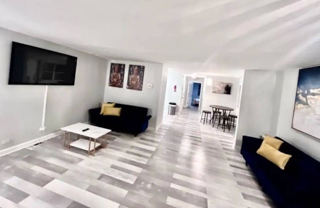 University of Chicago Luxury Two Bedroom Condo