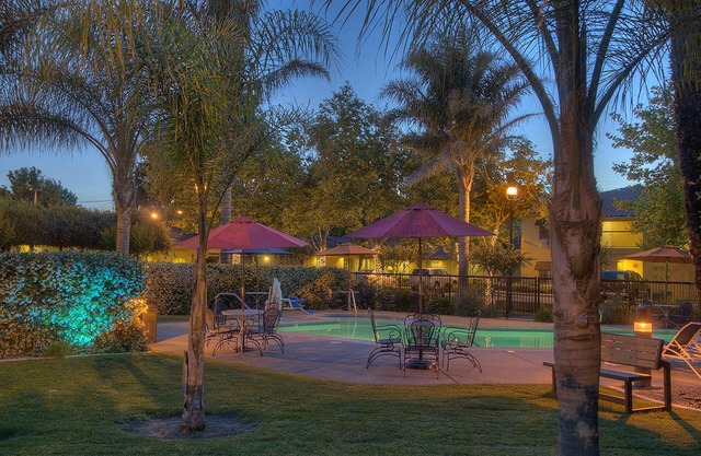 University Park Inn & Suites