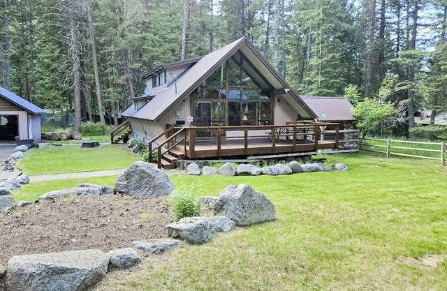Unleash Adventure and Relaxation: Your Slice of Heaven by Wallowa Lake