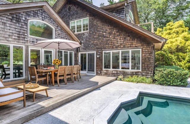 Unparalleled Views in a Hampton's Style Private Escape