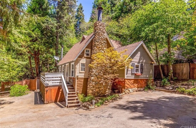 Unplug from city life and connect with nature at the perfect LA Getaway.