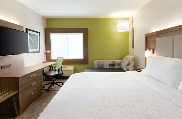 Unplug & Relax In Elegant Staycation Experience
