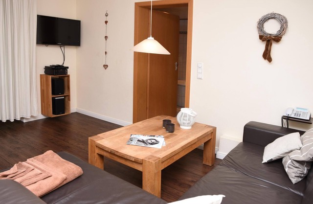 Unsere 4* Ferienwohnung Blaumeise bietet auf 50 m² Platz für bis zu 4 Personen