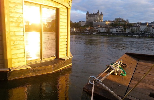 UNGEWÖHNLICHES GROSSES FLUVIAL AM SCHLOSS VON SAUMUR