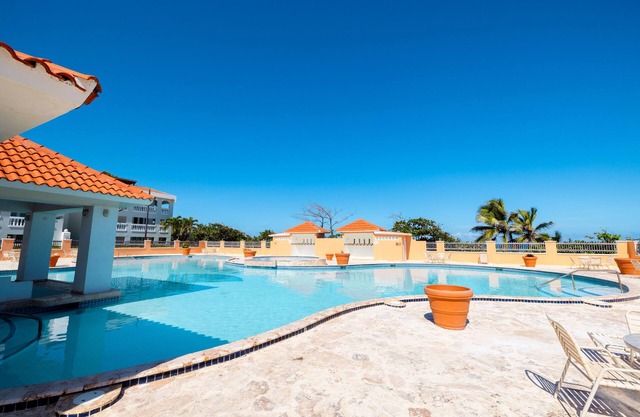"Unwind at Golden Dreams Studio: Your Vacation Sanctuary!"