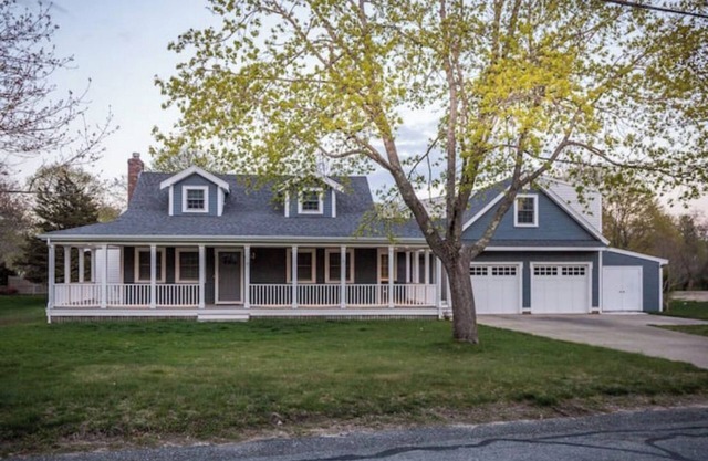 Unwind at this Upscale Cape Cod Retreat