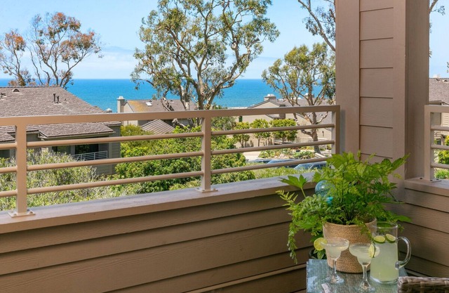 Unwind in a Designer Condo Space: Revel in Dazzling, Expansive Ocean Views