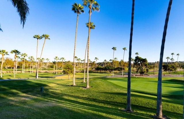 Unwind in Style w/ Golf Course Views, Spa Access & Sparkling Pool l 3 Rooms