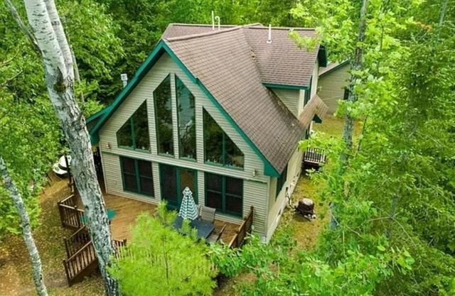 Up North Lakefront Rental Cabin on Lake Esau