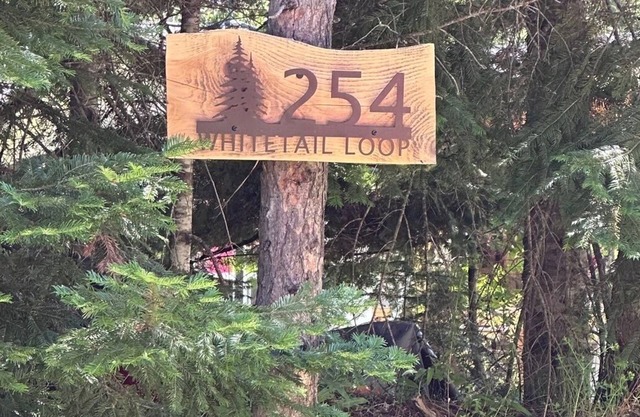 Up River Getaway. Complete 30/50 RV Site. Hike, Fish, Float, Relax!