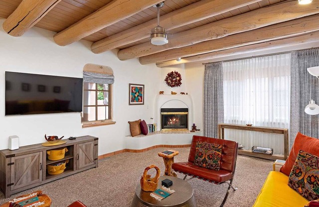 Updated 2-Bedroom Condo for 4 at Quail Run, Golf, Pool, Hot Tub, and more!