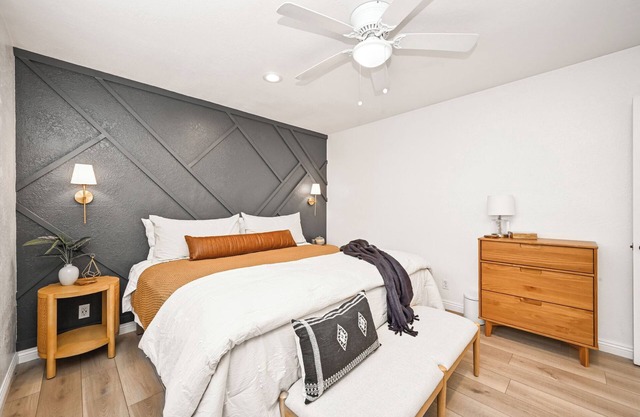 Updated Apartment for 2 in Eastside Costa Mesa