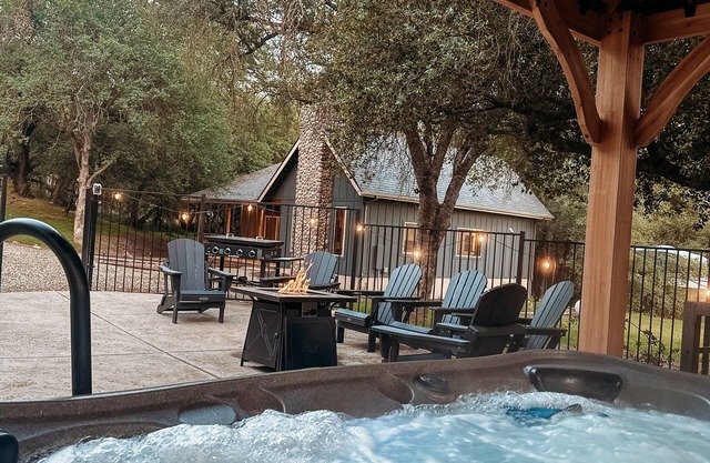 Updated Cabin with POOL and SPA 5 minutes from Sequoias National Park