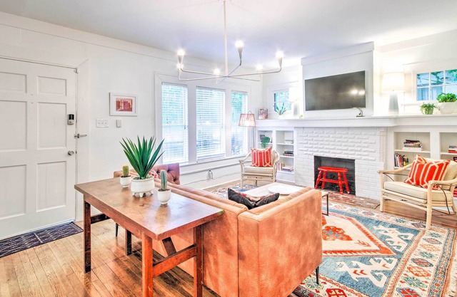 Updated Central Jackson Home < 2 Mi to Dtwn!