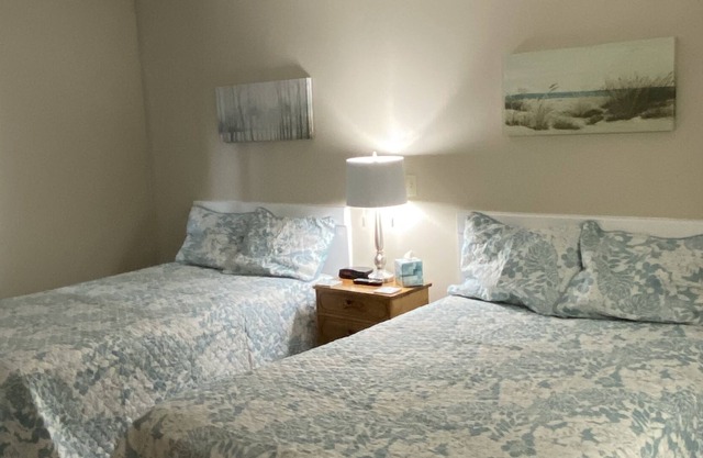 Updated Condo @ Torch Lake/A-Ga-Ming Resort, Sleeps 6+