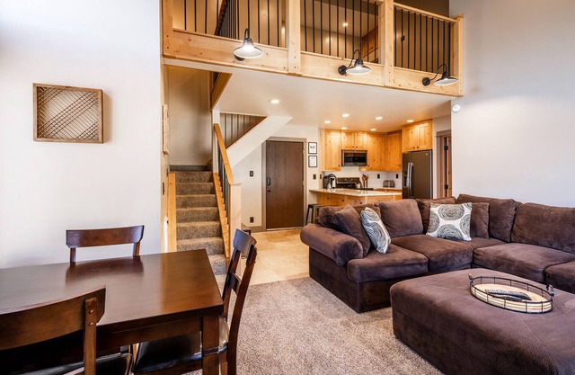 Updated Corner Unit Condo. Next to Giant Steps Ski Lift.