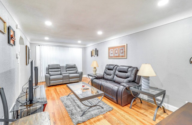 Updated Detroit Vacation Rental ~ 9 Mi to Downtown
