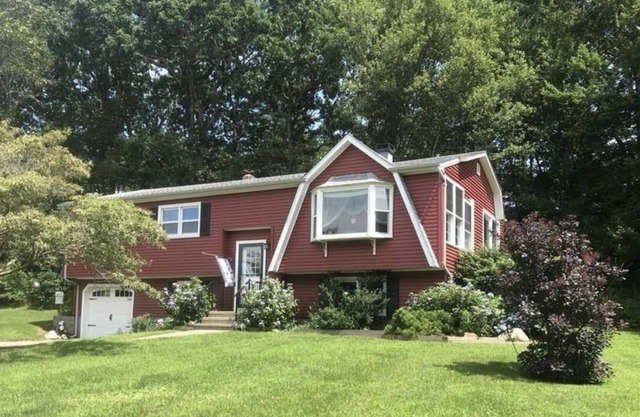 Updated family house in a quaint neighborhood (peloton)
